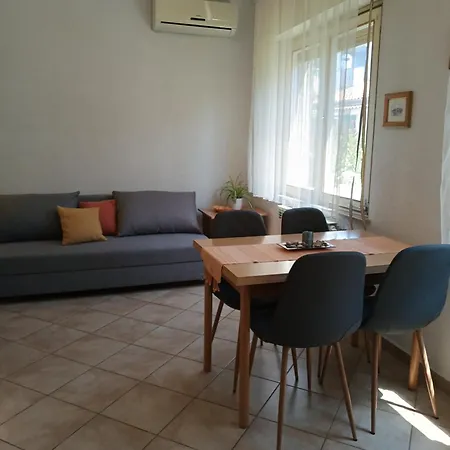 Apartments Jadranka Ivana Pula Exterior photo