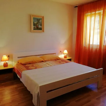 Apartments Jadranka Ivana Pula Exterior photo