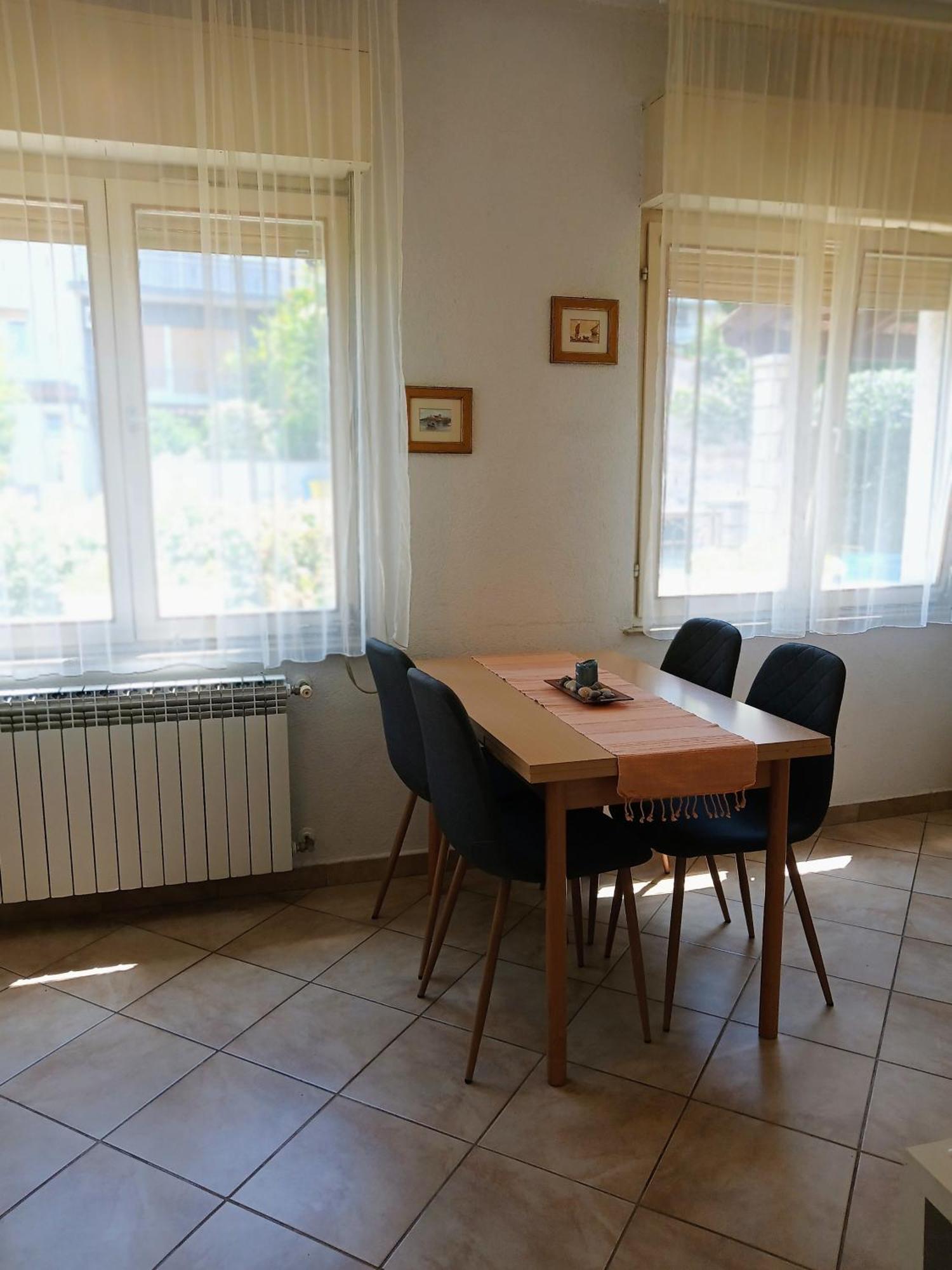 Apartma Jadranka Ivana *